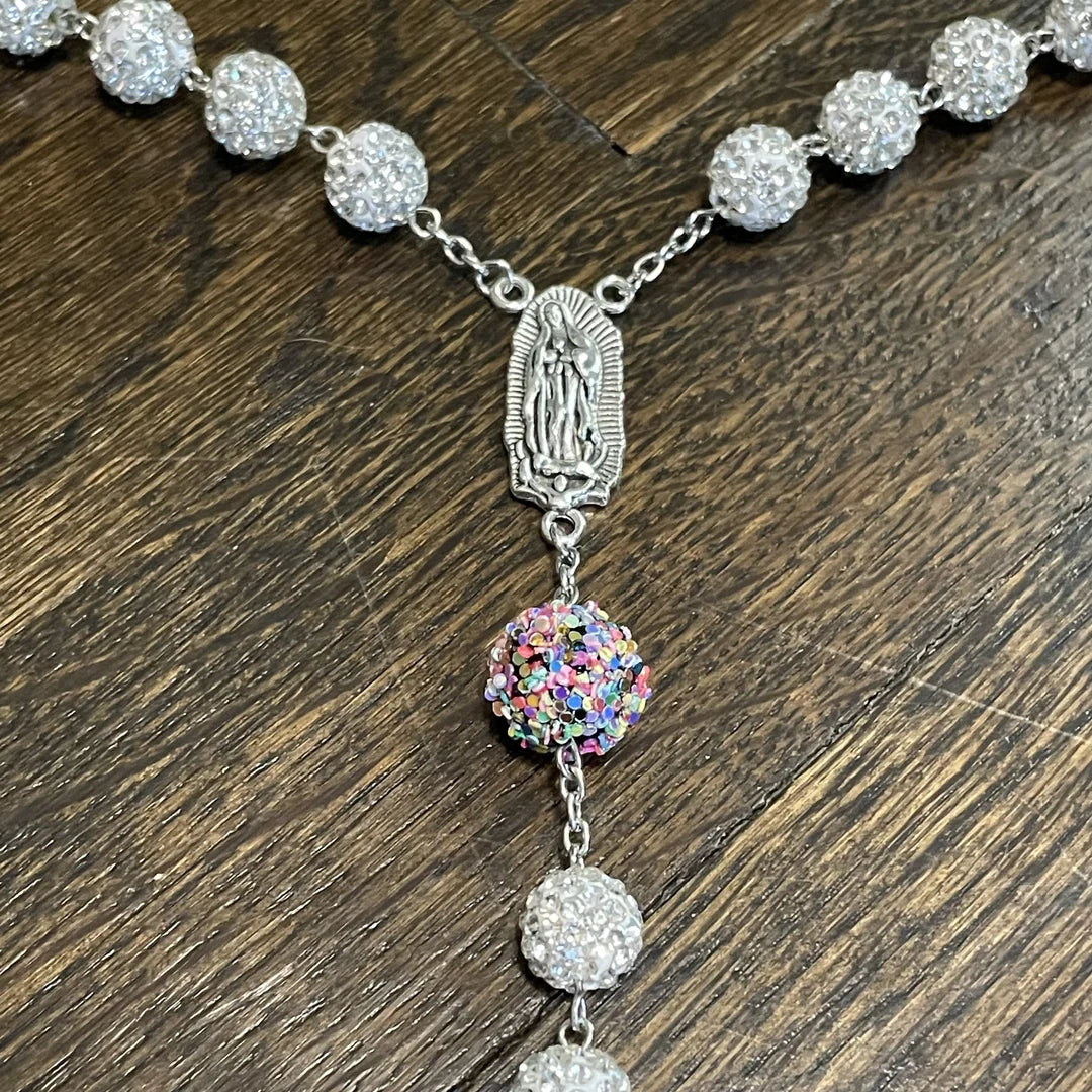Rosario con catenella in lega di cristalli di rocca e croce a forma di zircone bianco rotondo dal diametro di 10 mm