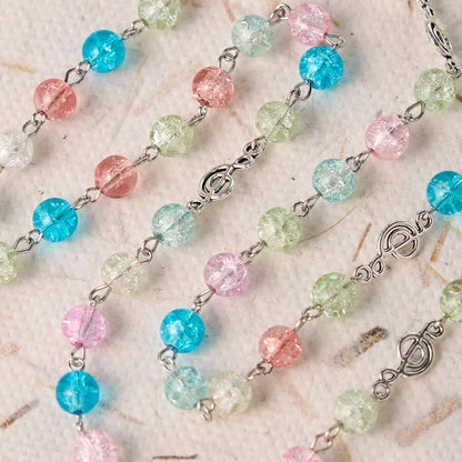Rosario con catena in lega di metallo e grani in vetro multicolore da 8 mm, con medaglia della Madonna di Fatima e dell'Assunzione di Maria