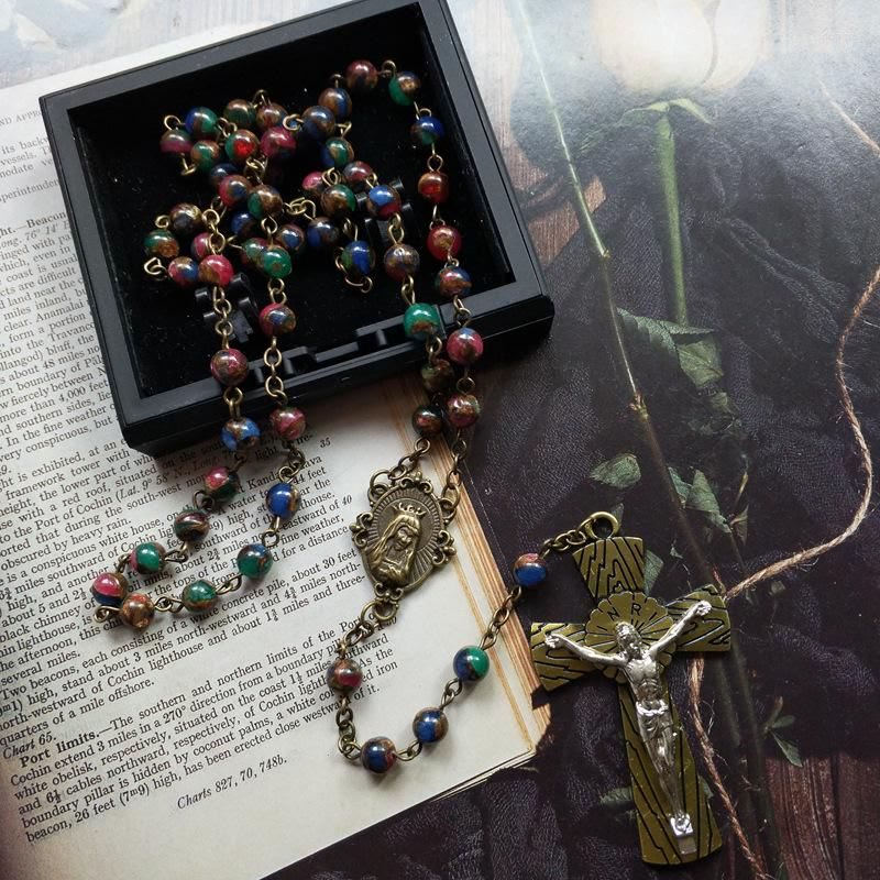 Rosario a catena con la Vergine Maria e Crocifisso, rotondo, multicolore, in lega di pietre, 6 mm