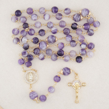 Rosario con cristallo rotondo viola dal diametro di 8 mm con immagine della Madonna di Guadalupe e crocifisso
