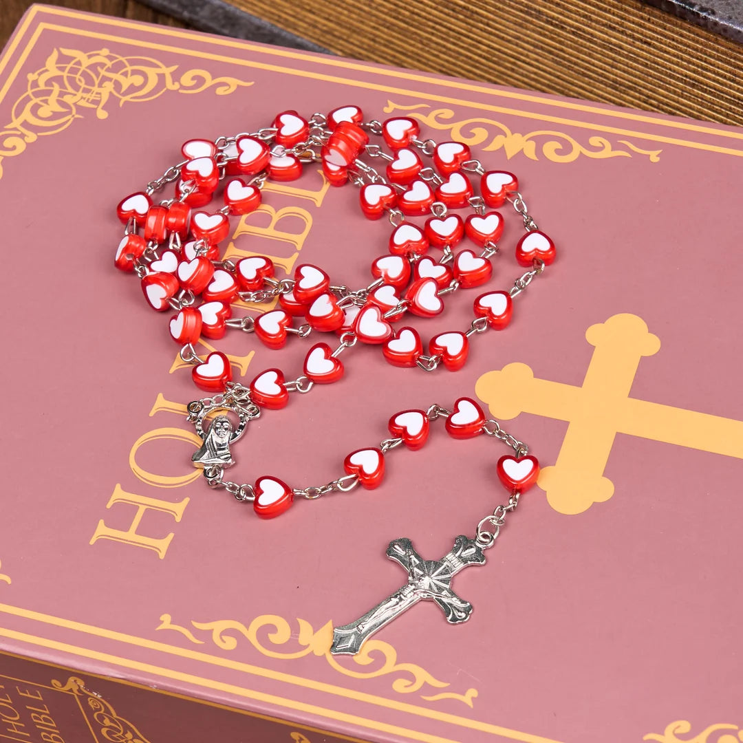 Rosario con catenina in acciaio inossidabile acrilico multicolore con Vergine Maria e Crocifisso a forma di cuore, diametro 6 mm (4 colori)