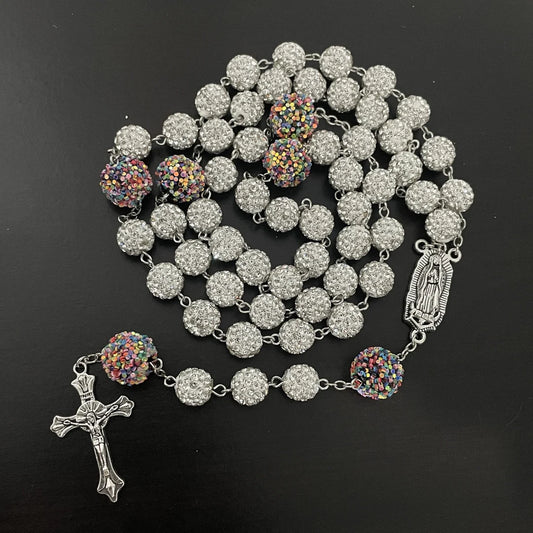 Rosario con catenella in lega di cristalli di rocca e croce a forma di zircone bianco rotondo dal diametro di 10 mm