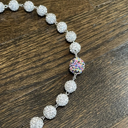 Rosario con catenella in lega di cristalli di rocca e croce a forma di zircone bianco rotondo dal diametro di 10 mm
