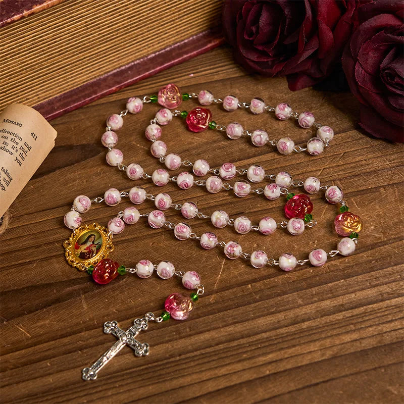 Medaglietta di Santa Teresa e crocifisso in rosa e avorio da 8 mm, rosario dall'eleganza floreale – scopri la grazia e la bellezza della fede
