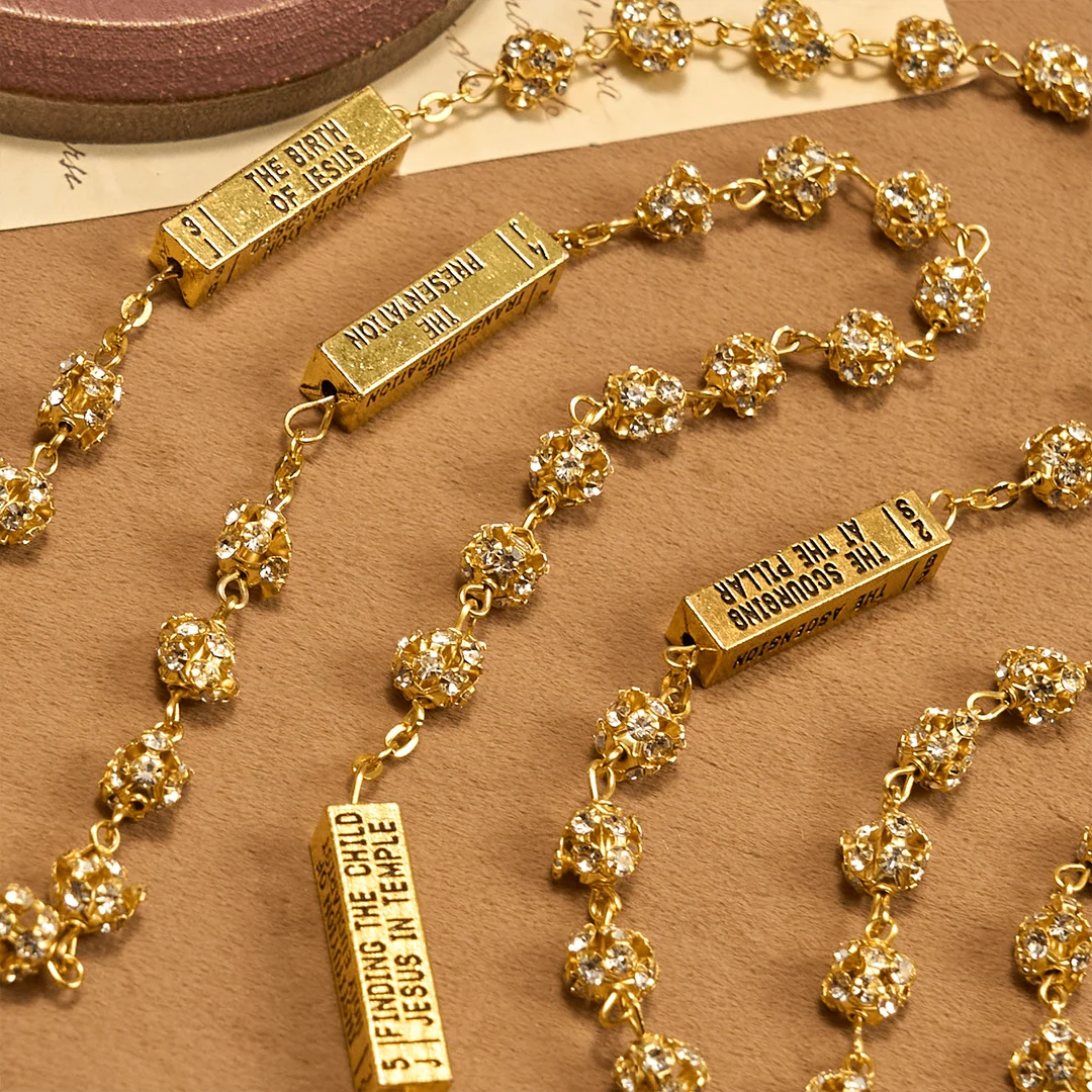 Rosario con immagine della Madonna di Fatima e crocifisso, rotondo, 8 mm, in lega metallica dorata e pietre preziose