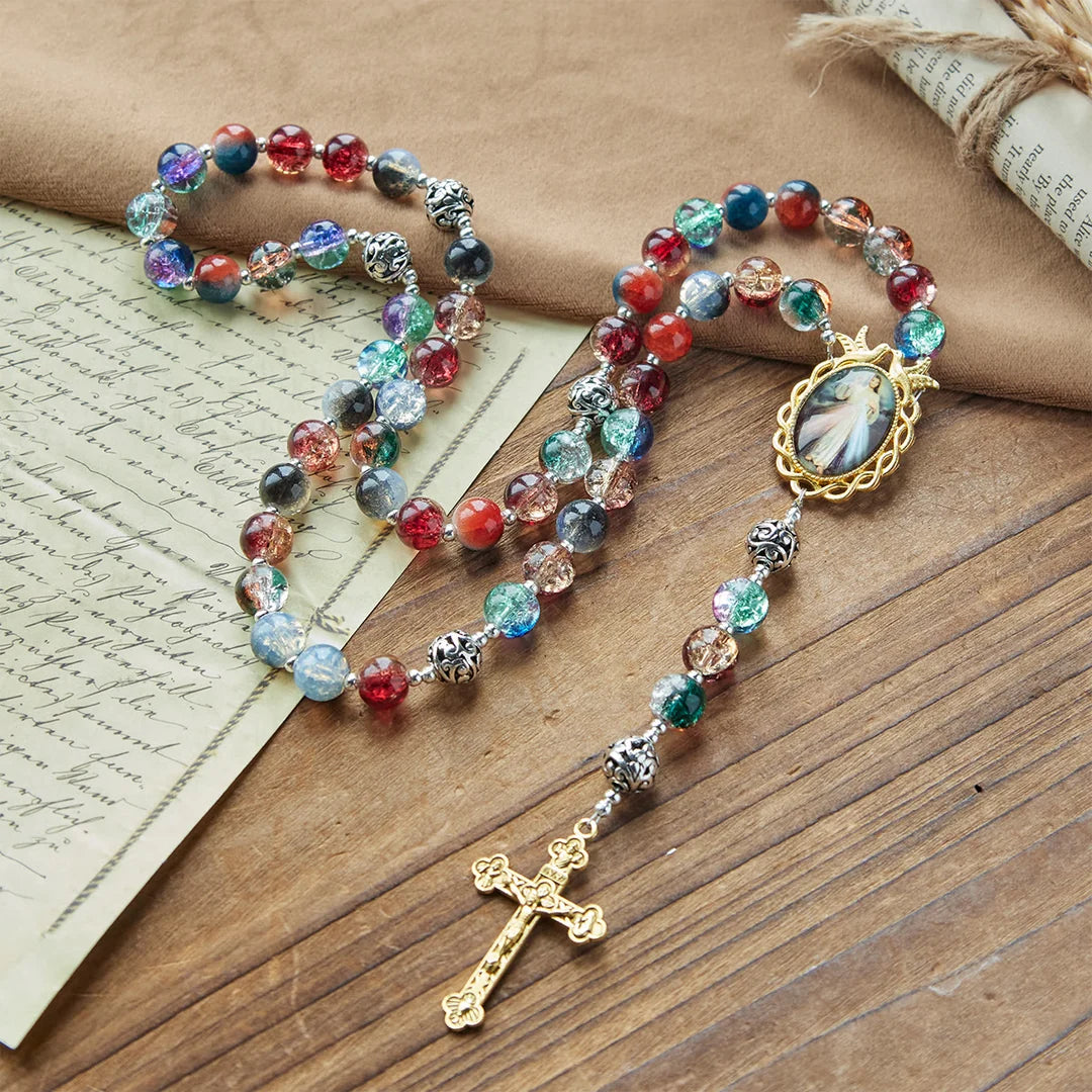 Rosario in vetro sfumato multicolore con crocifisso in ottone e medaglia della Divina Misericordia