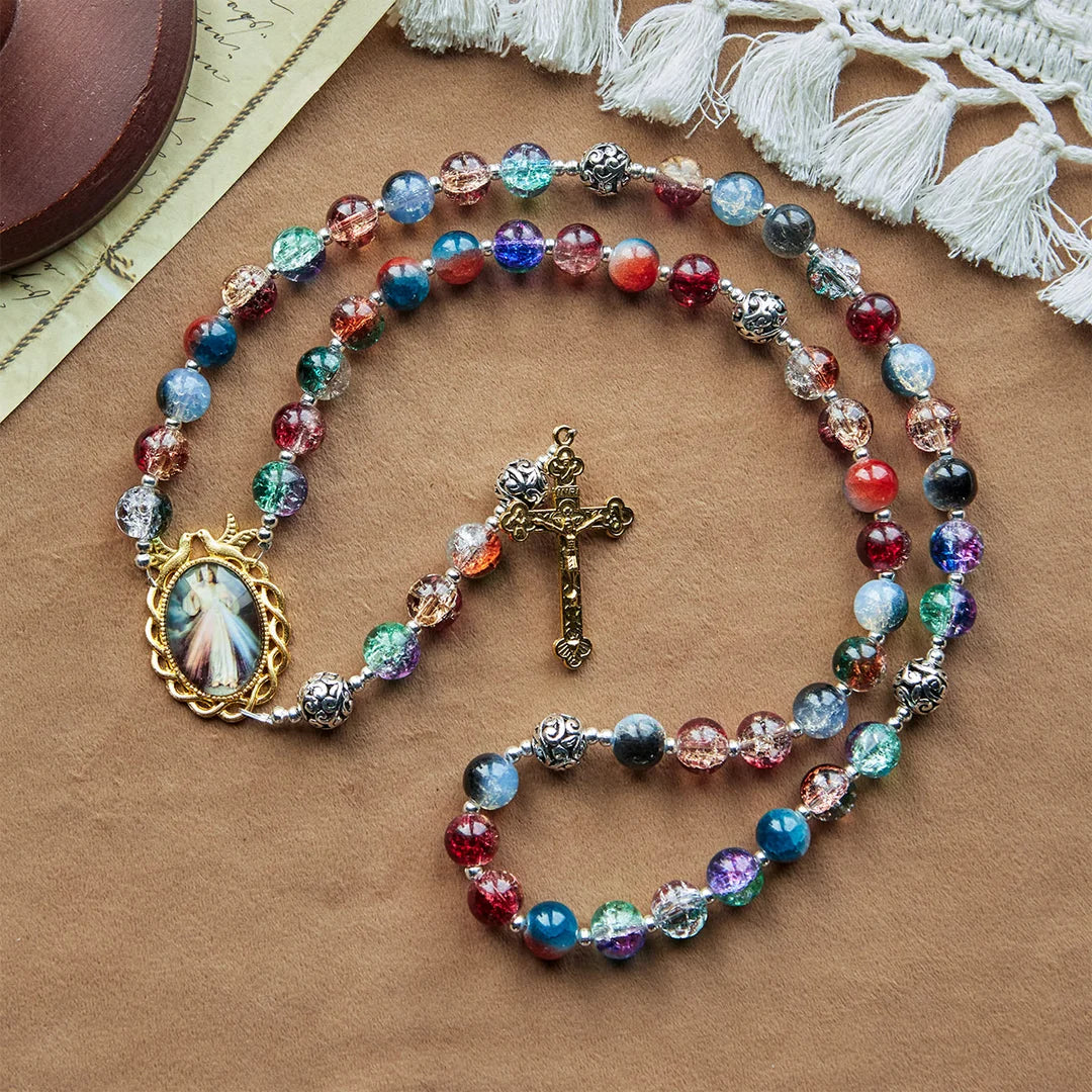 Rosario in vetro sfumato multicolore con crocifisso in ottone e medaglia della Divina Misericordia