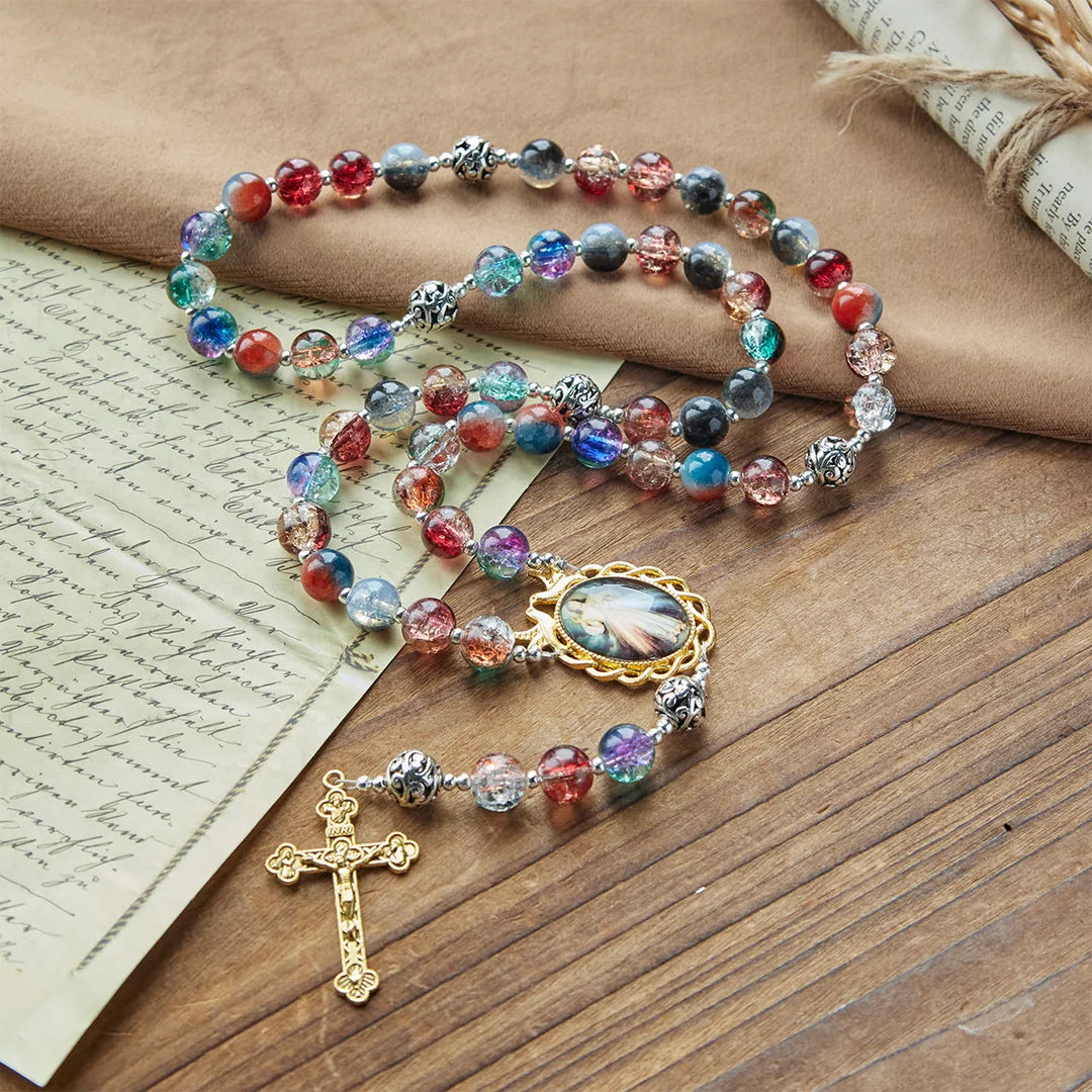 Rosario in vetro sfumato multicolore con crocifisso in ottone e medaglia della Divina Misericordia