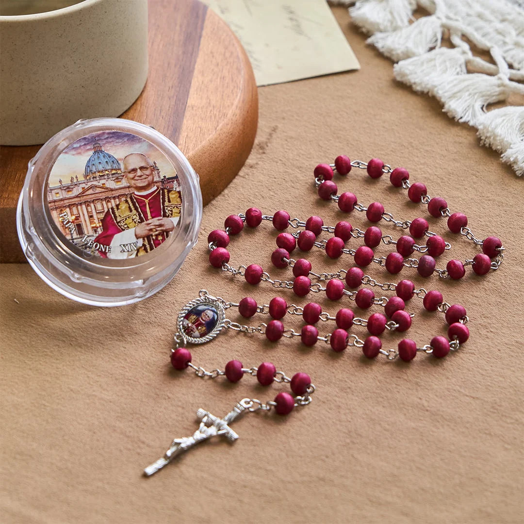 Papa Leone XIV Rosario di grani di legno rosso commemorativo: Tesoro spirituale