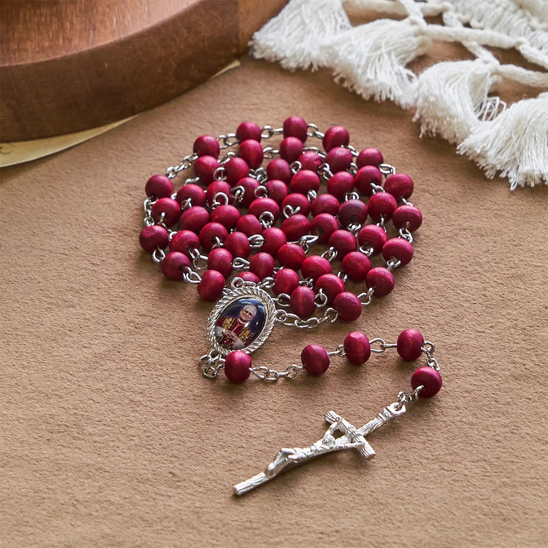 Papa Leone XIV Rosario di grani di legno rosso commemorativo: Tesoro spirituale