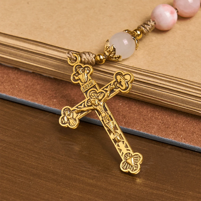 Rosario con perline rosa lucide, fatto a mano, con crocifisso in ottone e medaglietta della Madonna