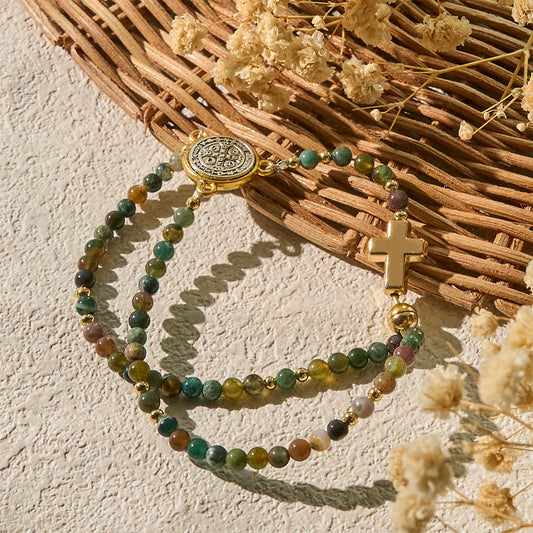 Bracciali rosario fatti a mano nei toni della terra con ciondolo a croce e di San Benedetto