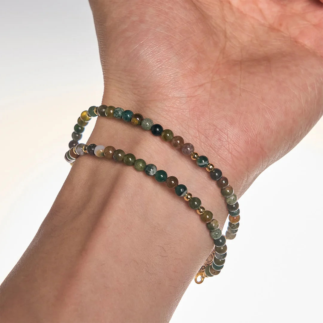 Bracciali rosario fatti a mano nei toni della terra con ciondolo a croce e di San Benedetto