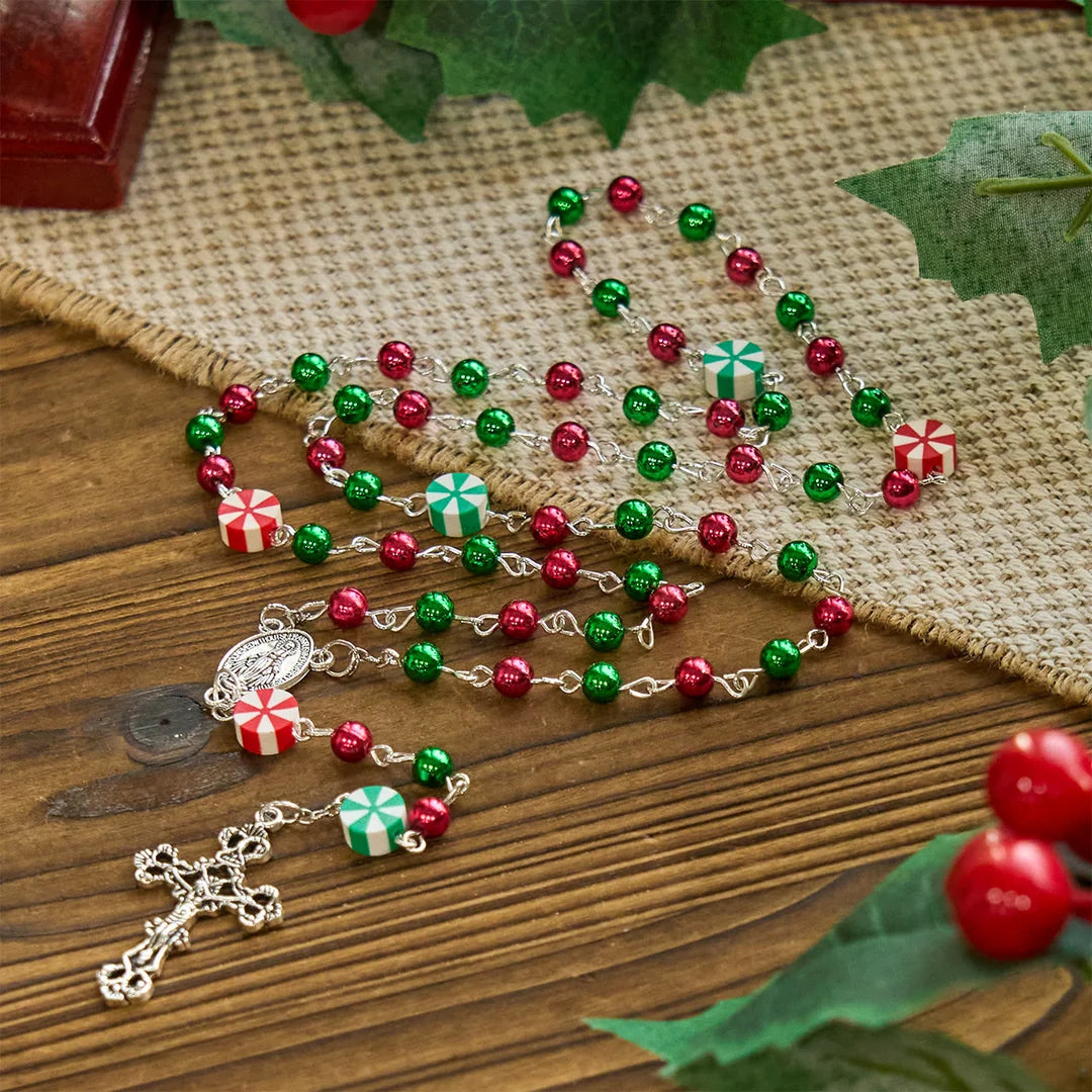 Regalo di Natale: Rosario natalizio: Perline rosse e verdi, forme a caramella e crocifisso