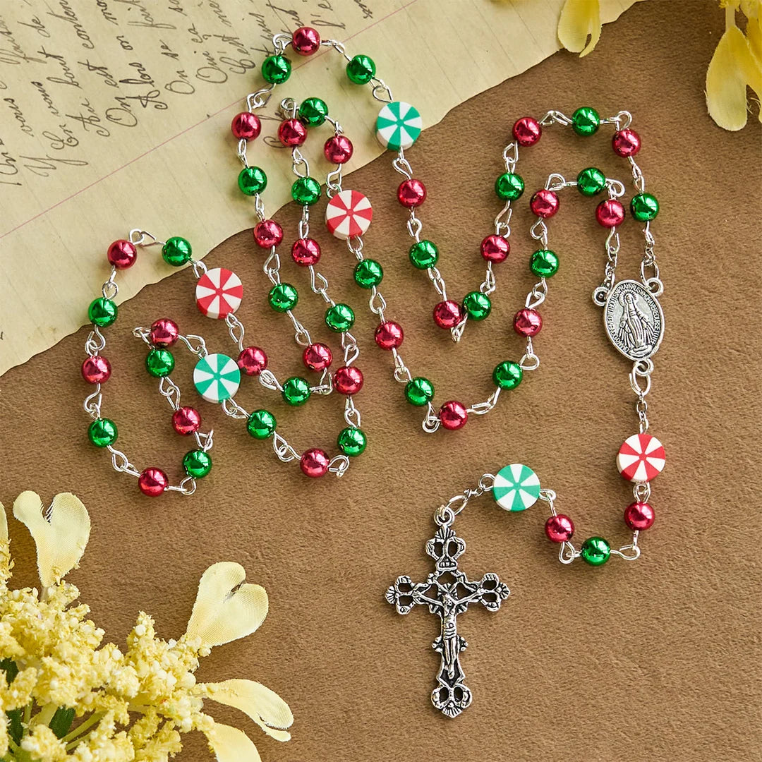 Regalo di Natale: Rosario natalizio: Perline rosse e verdi, forme a caramella e crocifisso