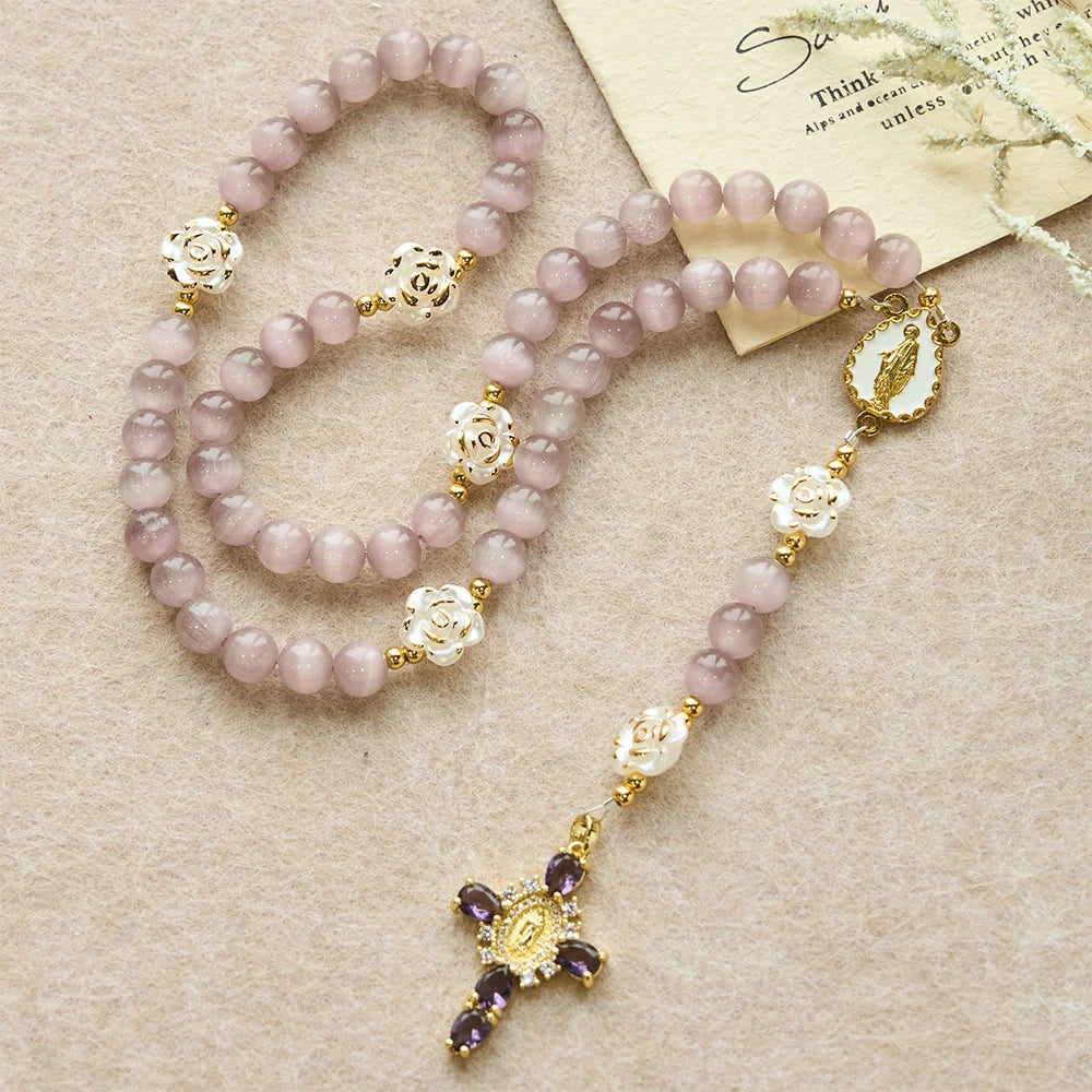 Rosario Cat's Eye & Rose color lavanda e rosa: medaglia centrale della Madonna per una preghiera dolce