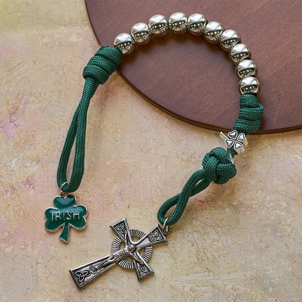 Rosario tascabile irlandese in paracord con benedizione e crocifisso celtico