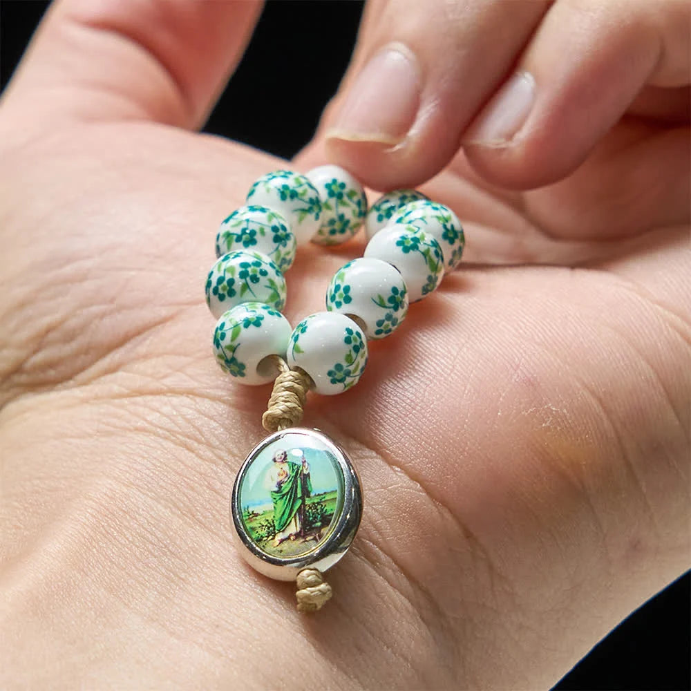 Rosario da dito in ceramica verde con motivo floreale e medaglia di San Giuda