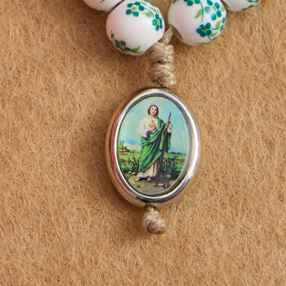 Rosario da dito in ceramica verde con motivo floreale e medaglia di San Giuda