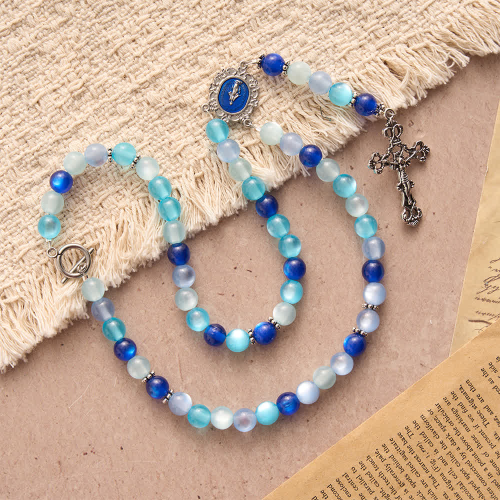 Collana rosario tricolore blu con perline opache della Madonna e chiusura a T: devozione quotidiana