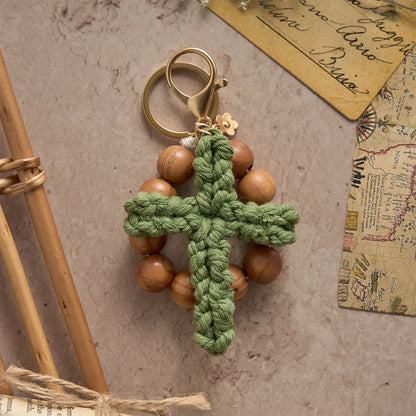 Różaniec kieszonkowy z koralikami z drzewa sandałowego i brelokiem z wielokolorowym, ręcznie robionym krzyżem szydełkowym