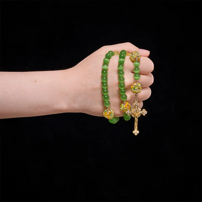 in pietra occhio di gatto verde con perle in vetro lampwork a fiore: simbolo di vive benedizioni celesti