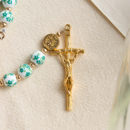 Rosario in porcellana a tre stili con stampa floreale e medaglietta della Madonna di Aparecida