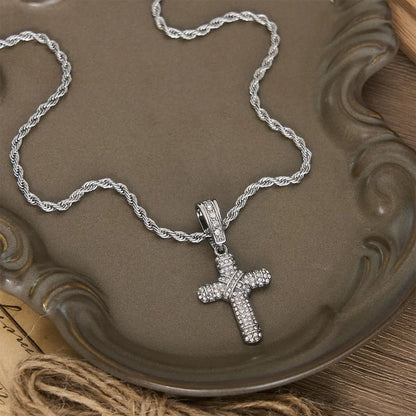 Naszyjnik z krzyżem na łańcuszku Iced Out Rope: Symbol ponadczasowej niebiańskiej łaski