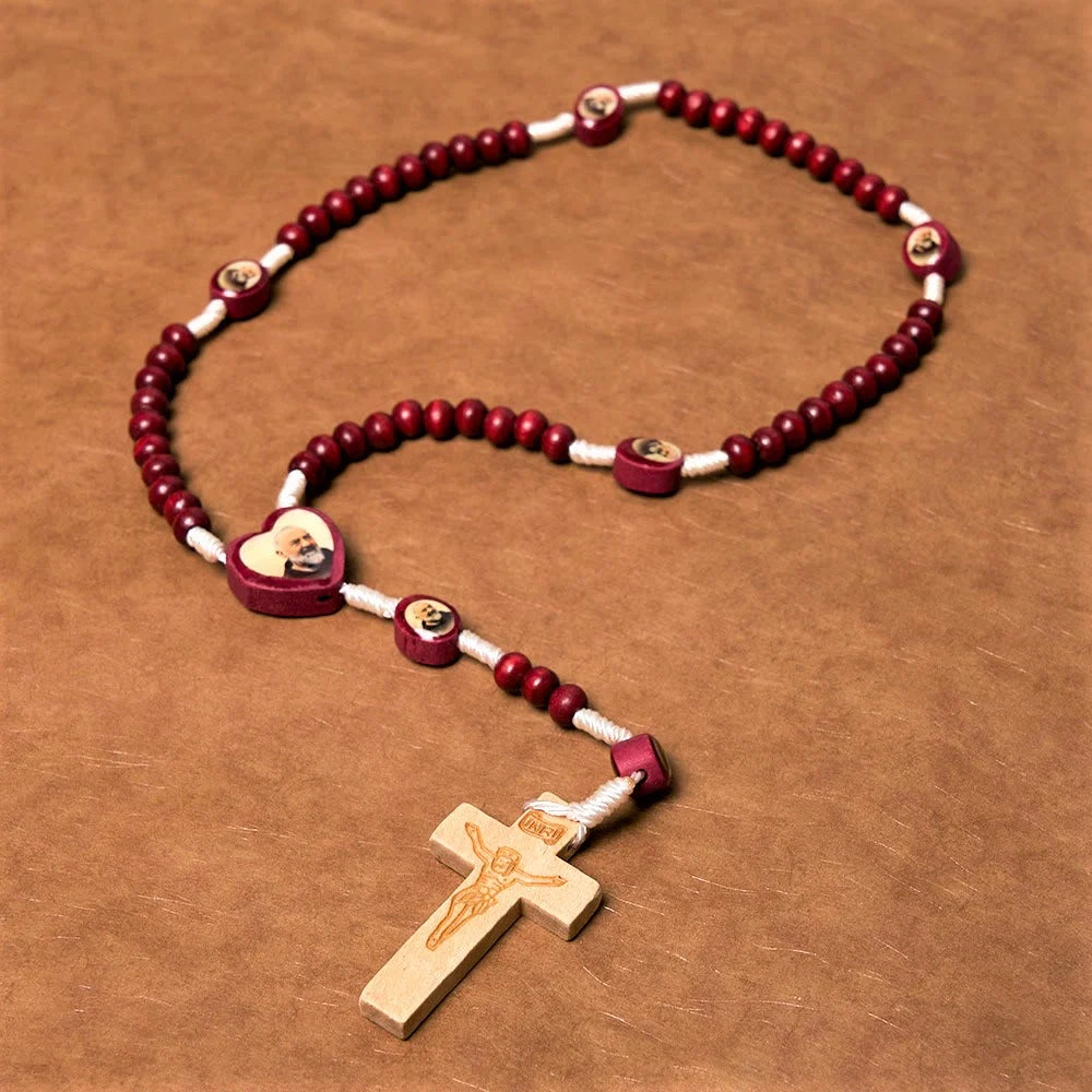 Rosario con grani in legno color rosso vino, cristiano, con croce e immagine della Madonna
