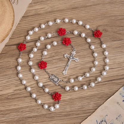 Rosario liscio con perline rotonde stile perla, decorazione a forma di rosa e ciondolo a cuore in stile vintage con la Vergine Maria
