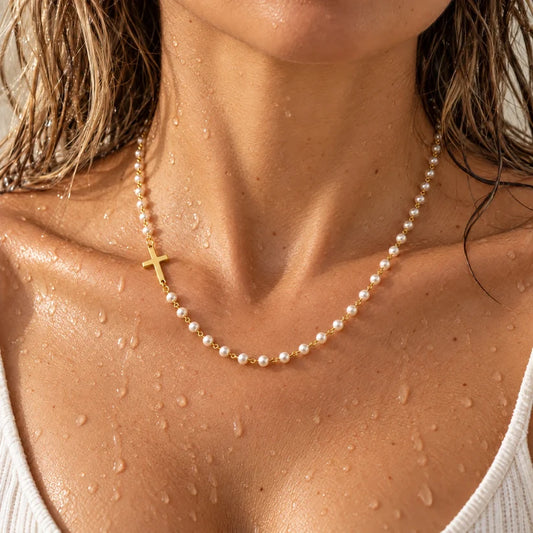 Collana con croce di perle